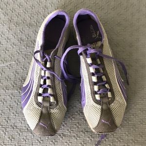 Puma athletic shoes - in great condition